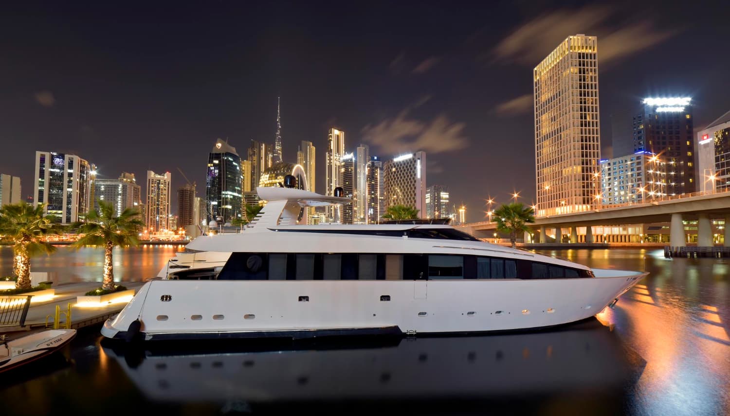 Porquê alugar um iate no Dubai: A derradeira aventura de aluguer de iates