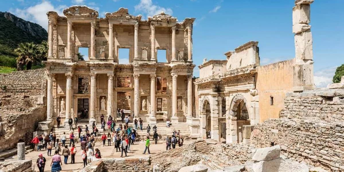 Discovering Routes from Istanbul to Ephesus