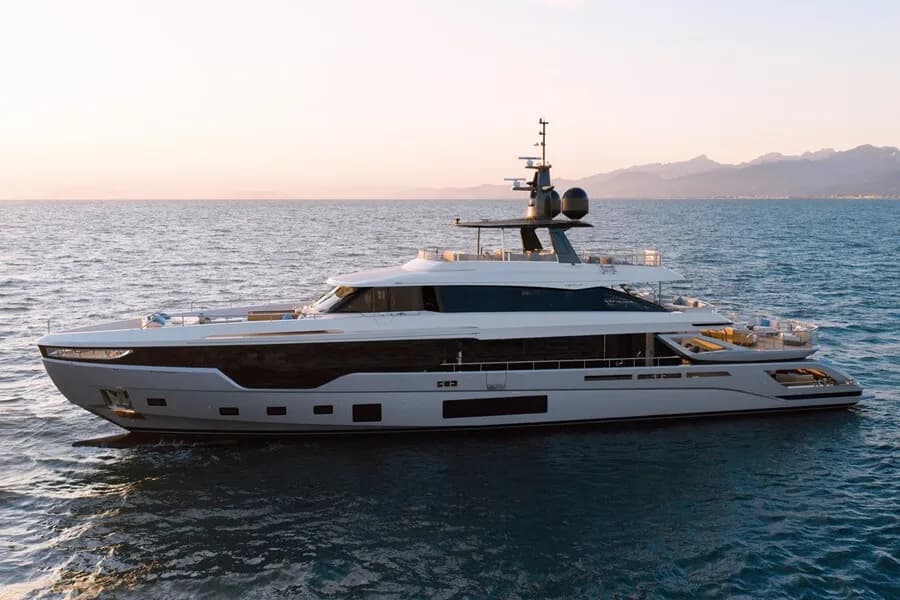 Azimut's Grande Trideck Unveiled