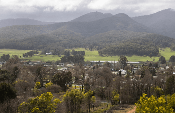 How Victoria’s Largest Manhunt Affects Alpine Tourism and Local Trade