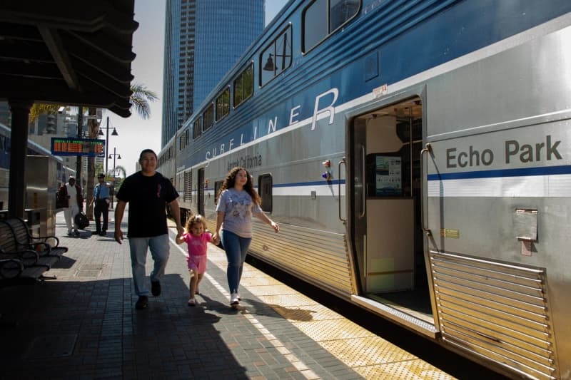 New Amtrak Pacific Surfliner and SeaWorld San Diego Travel Discounts Announced