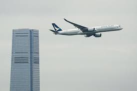 Qatar Airways Sells Entire Cathay Pacific Stake, Ending Eight-Year Partnership