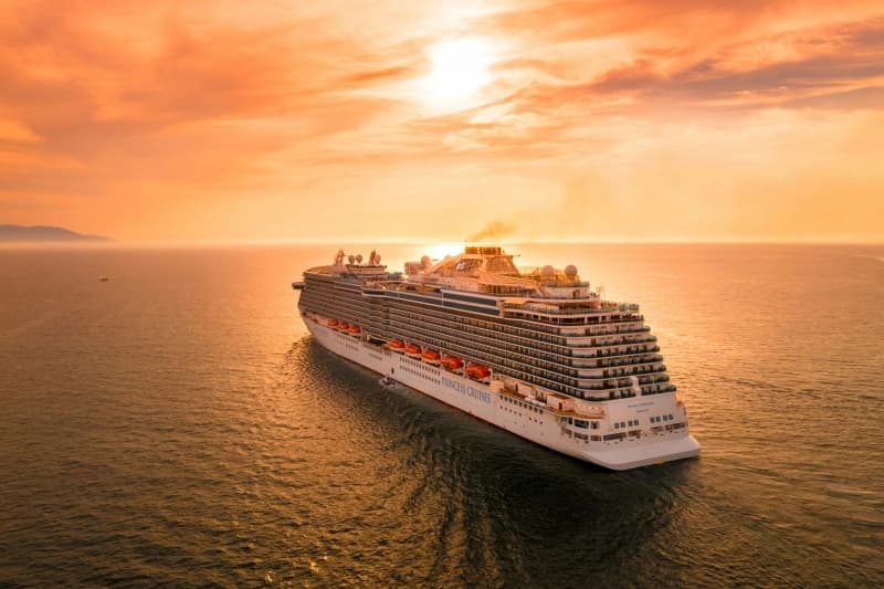 Why Booking Cruises on Saturdays Could Save You Big