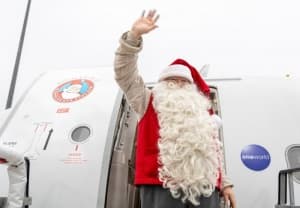 Finnair’s Festive Flight Welcomes Santa Claus to Manchester Airport