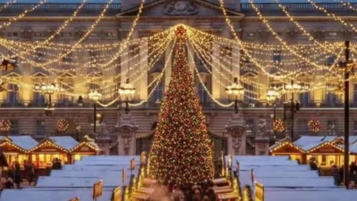 Buckingham Palace’s Festive Pop-Up Shop Draws Visitors Amid Misleading Images