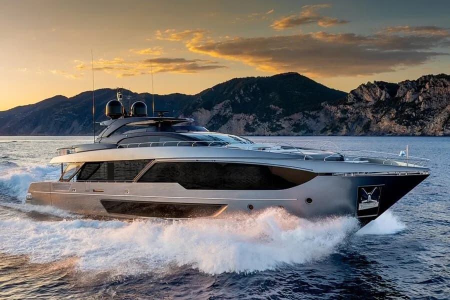 Riva's 112’ Dolcevita Super: bigger Riva DNA