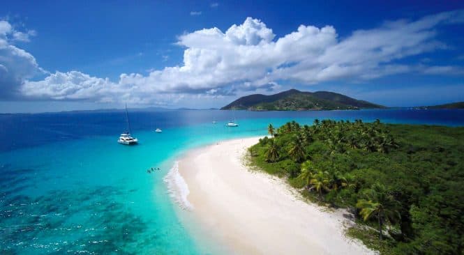Sheltered charter routes and exclusive yacht options in the BVIs