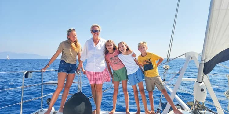 How Cruising Kids Find Community at Sea