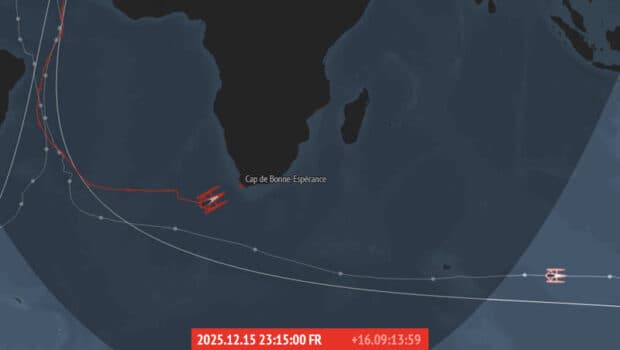 IDEC SPORT: Famous Project CIC Faces Halyard Failure