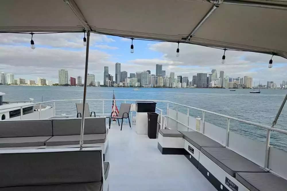 Hosting Memorable Corporate Yacht Parties in Fort Lauderdale