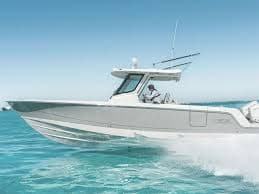 Boston Whaler Unveils Next-Gen 330 and 290 Outrage