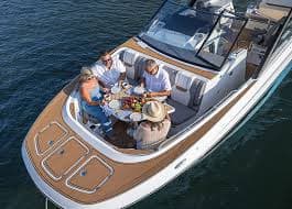 Hurricane SunDeck 3200: Versatile Deck Boat