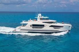Charter Midnight Moon — Horizon FD85 in Bahamas