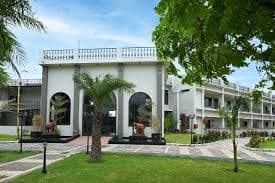 Narwar Lakefront Resort Adds 21 Lakefront Cottages