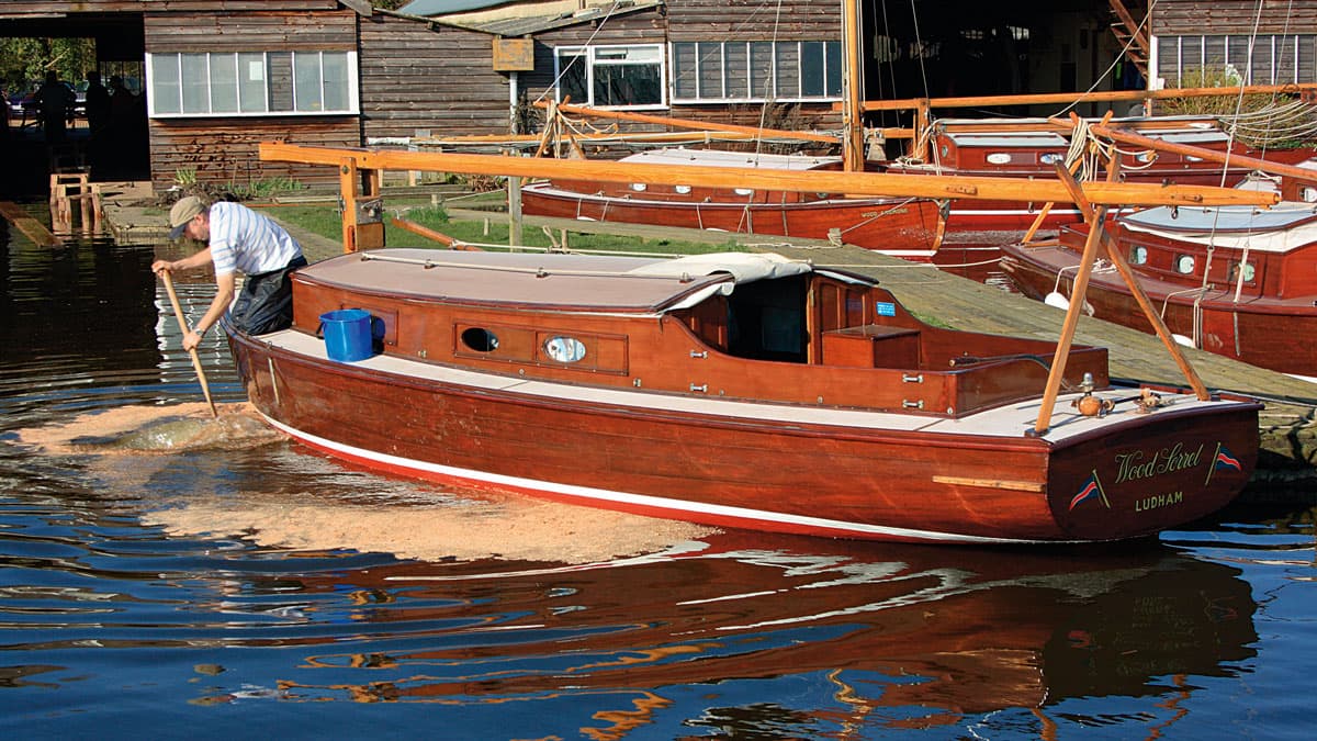 How to Use Sawdust to Stem Leaks on Wooden Boats