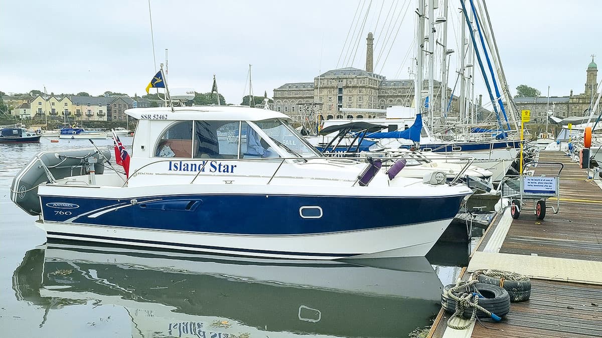 Beneteau 760 hit by unexpected wave during Channel transit