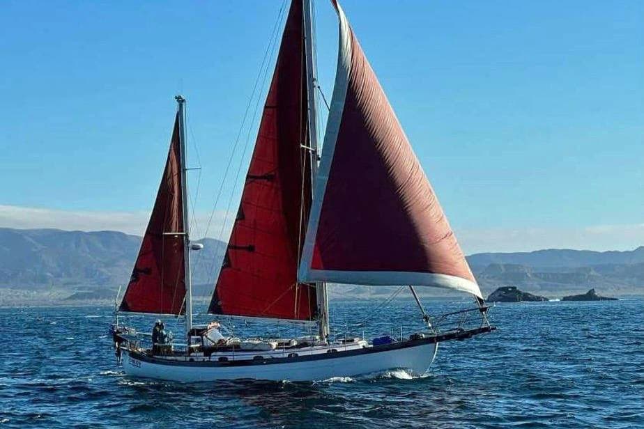 Hans Christian 43: Heavy-Displacement Bluewater Cruiser