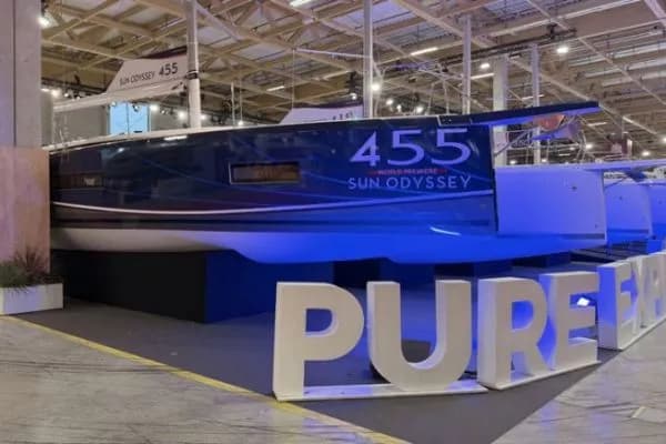 Sun Odyssey 455: Interiors, Construction and Cost