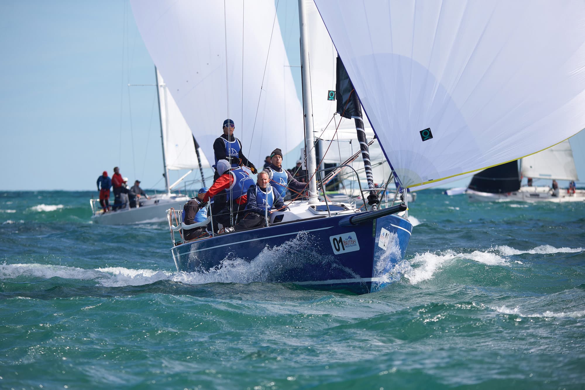 How Team Niuhi Overcame a Broken Mast to Win