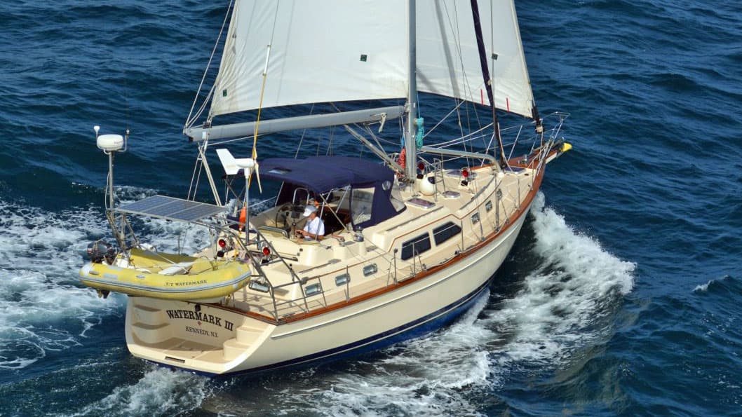 Loose-footed Mainsails: Benefits for Cruising and Charters