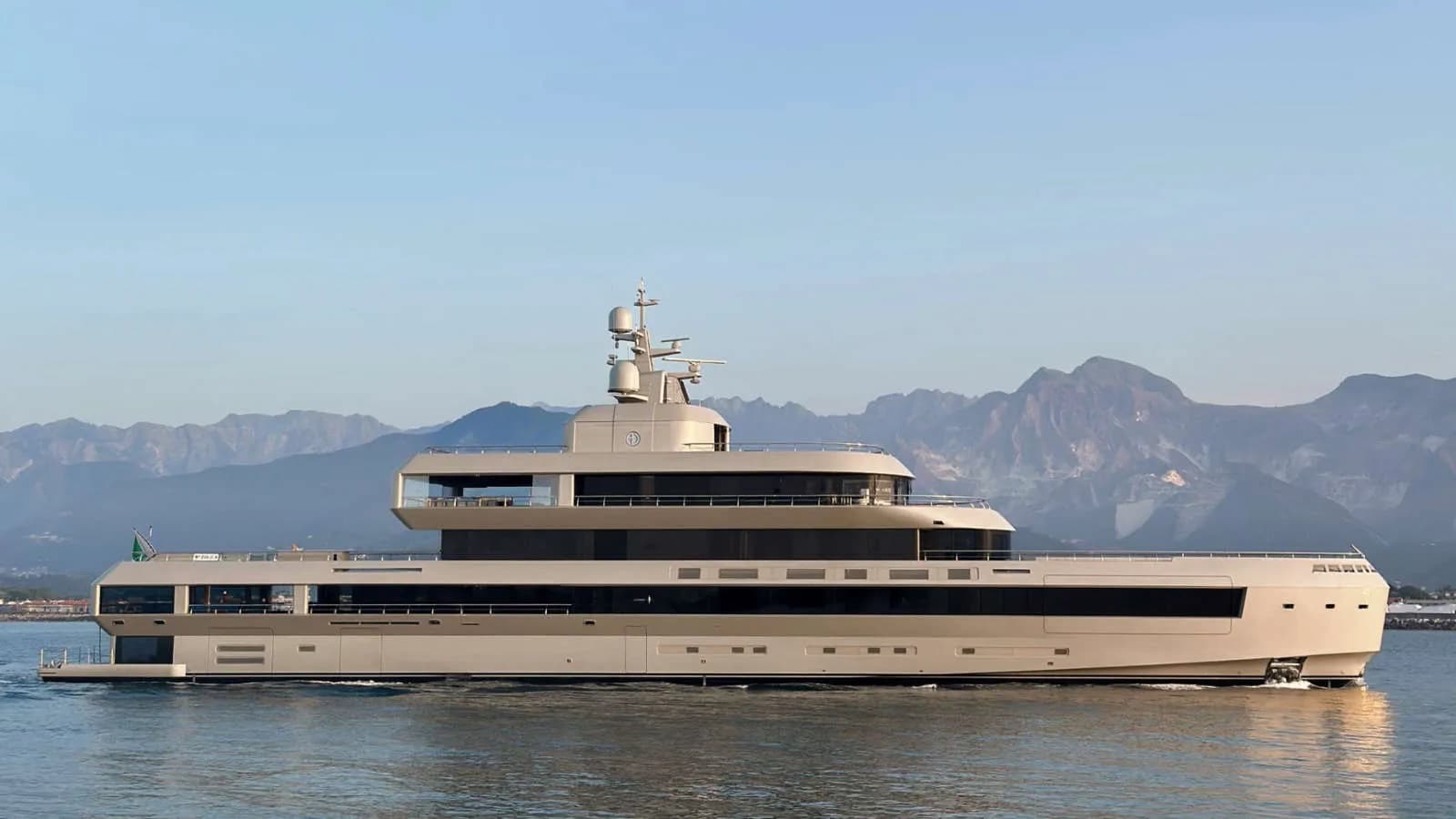 Admiral-built GECO by Giorgio Armani Debuts