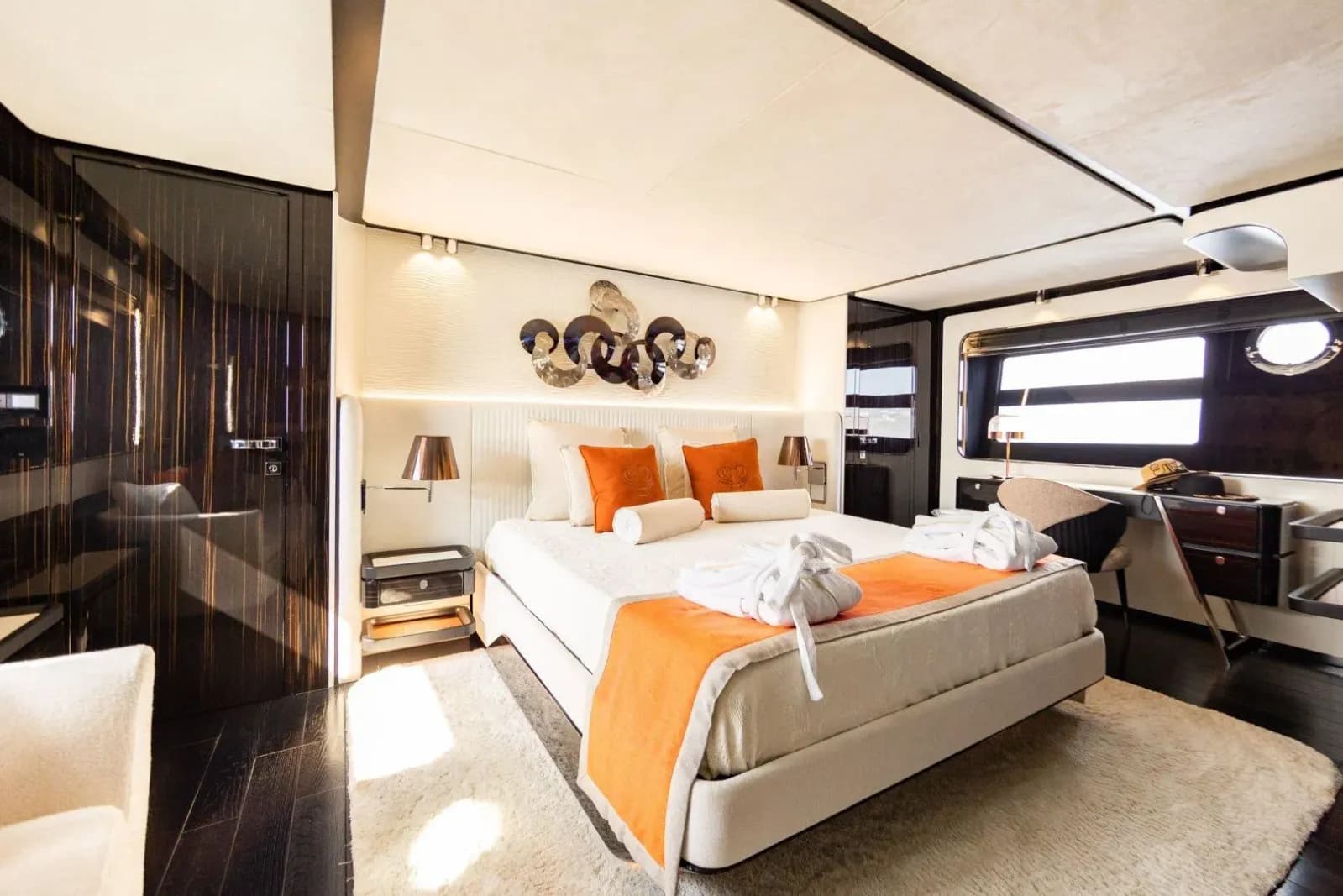 Posillipo 92' Flybridge: Modern Italian Rebirth