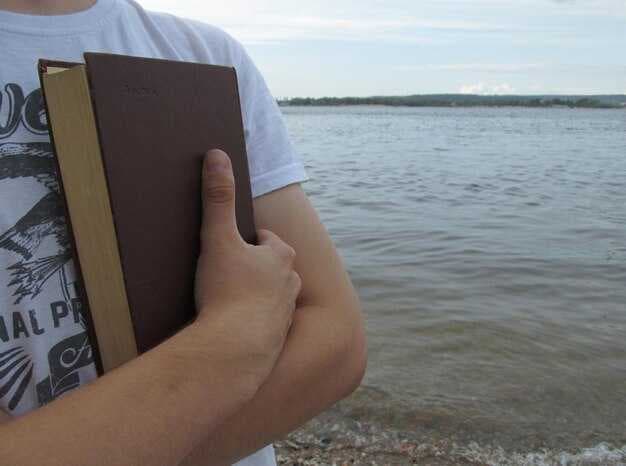 10 Best Sailing and Boating Books for Your Reading List