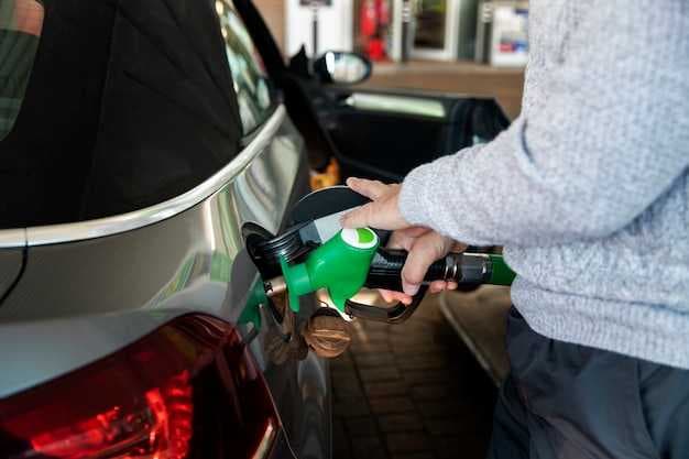 10 Effective Ways to Reduce Fuel Consumption - Practical Tips to Save Gas and Boost Fuel Economy