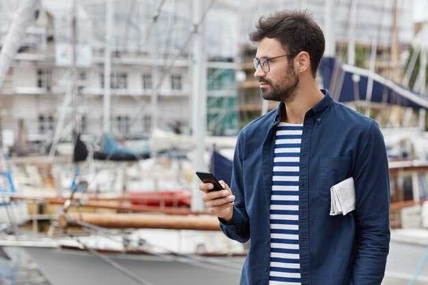 Best Sailing Apps - Top 10 Apps to Download for Sailors
