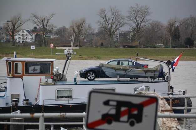 Boat Guides - Trailer Expert Tips for Safe Towing and Maintenance