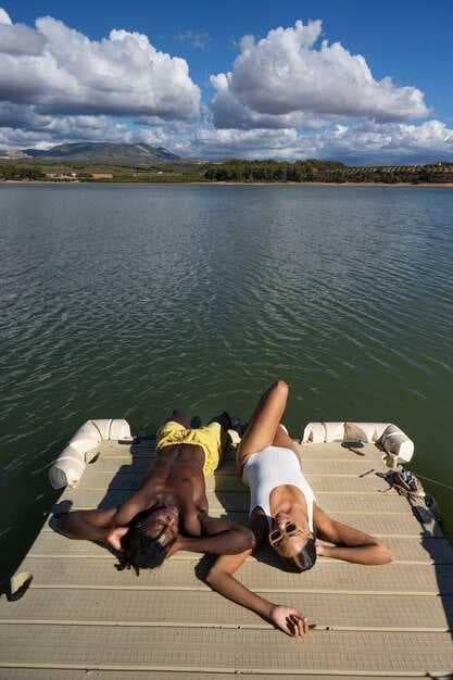 Boating on Arizona Lakes - Ultimate Guide to Top Spots, Safety, and Tips