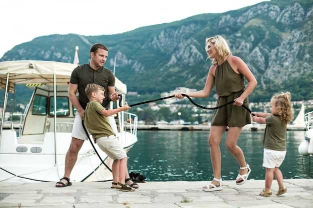 Boating with Kids - The Ultimate Guide to Everything You Need to Know