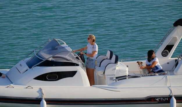 Center Console vs Walkaround Boats - How to Choose the Right Boat
