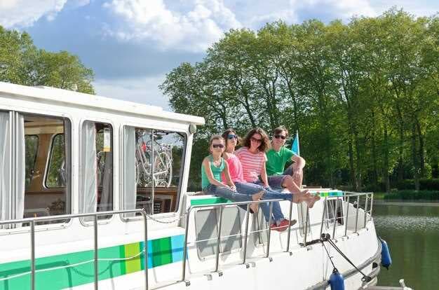 Discover the Best Becket Pontoon Boat Rentals Near You - Affordable & Fun Adventures Await!