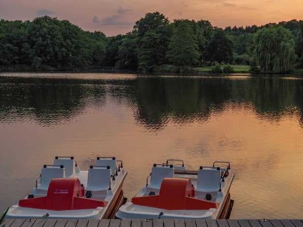Explore Stylish Bennington Pontoon Boats for Sale in Branford, FL - Relax & Cruise in Comfort