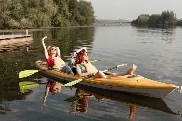 Fall Boating Guide - 7 Best Activities and Scenic Destinations This Season