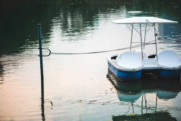 Fishing Boat Rentals - 10 Essential Tips for Renting a Fishing Boat