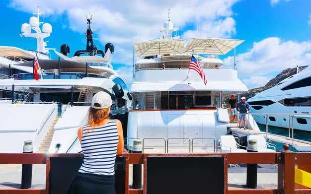 Hatteras Yachts - Luxury Offshore Powerboats - Performance, Design, and Buyer's Guide