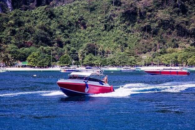 Honolulu Private Boat Charters & Yacht Rentals - Fishing Charters, Boat Excursions & Watersports