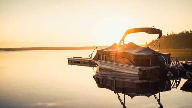Houseboat Living - Explore the Unique Life on the Water