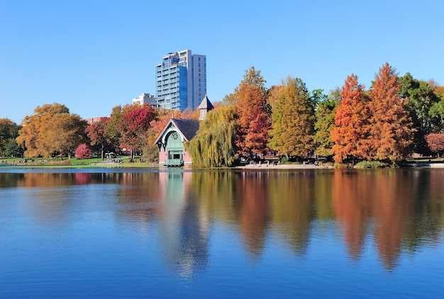 Illinois Lake Towns - 11 Beautiful Lakes to Live On in 2026