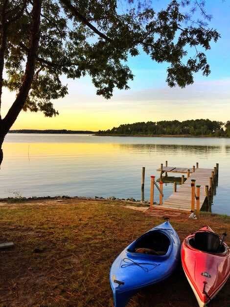 Lake Keowee Rentals - Kayak-Equipped Homes for Lakefront Getaways