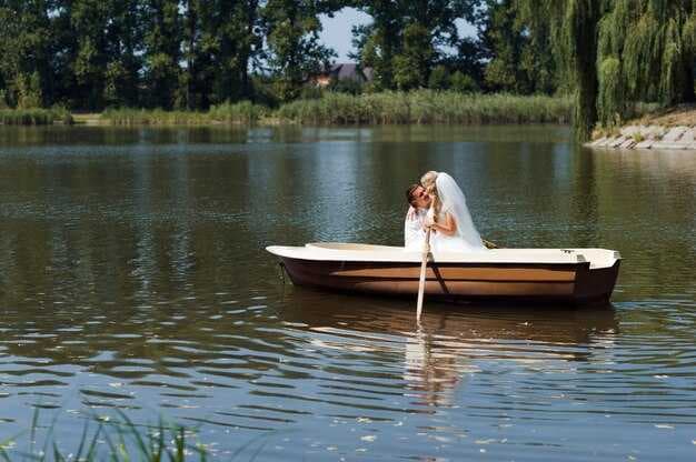 Lake of the Woods Houseboat Rentals - Book Your Lake Getaway