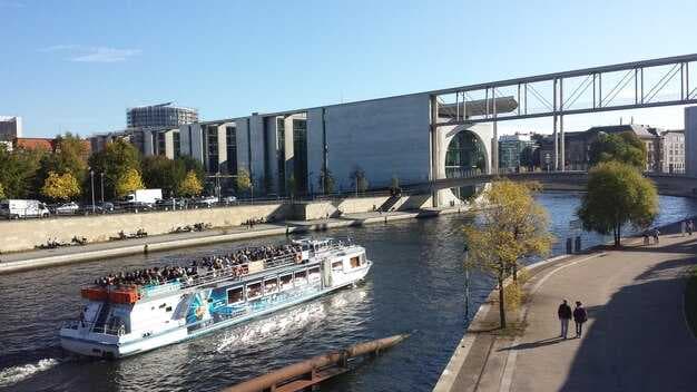 Montreal, Quebec Cruises - Best St. Lawrence River Voyages from Montreal