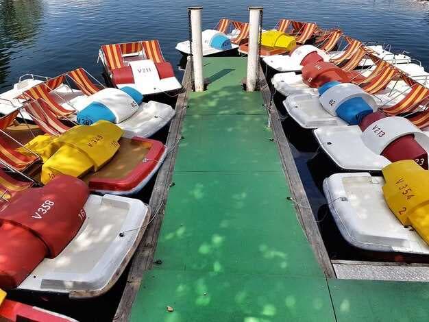 Pontoon Boat Rentals - Affordable, Family-Friendly Pontoon Boats