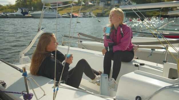 Renting a Boat vs Chartering a Boat - Key Differences, Costs, and How to Decide