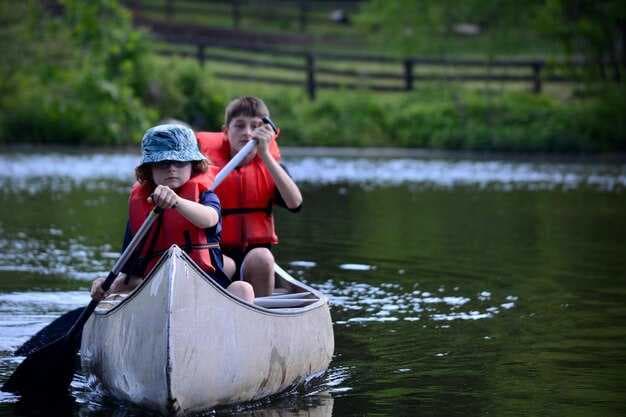 River Boating Do's and Don'ts - Safety Tips for a Fun, Safe River Trip