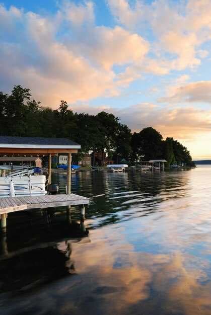 Tennessee River Waterfront Rentals - Discover Your Ideal Houseboat Getaway