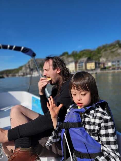 Tips for Sailing with Children - Safe, Fun Family Boat Trips
