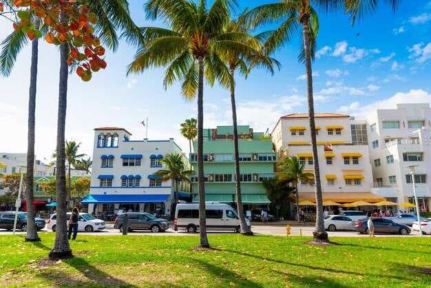 Top 10 Best Places to Live in Miami - A Neighborhood Guide